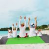 82.6x78.7in Sand Proof Picnic Blanket Water Resistant Foldable Camping Beach Mat w/ 4 Anchors 1 Carry Bag For 2-3 People